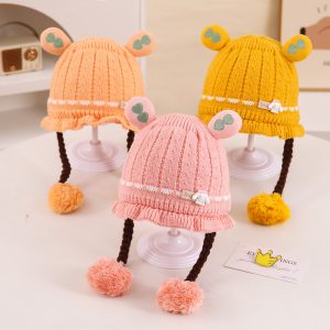 可愛らしくて保温性に優れたキッズ用ニット帽をカスタマイズする