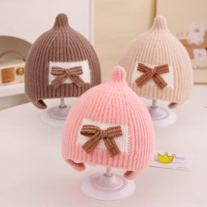 リボン付きの耳当てが付いたキッズニット帽をカスタマイズする