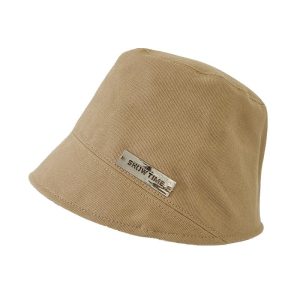 カジュアルな夏用の深めのレディースバケットハットをカスタマイズする