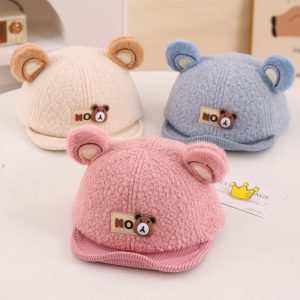 ファー付きの子供用ベースボールキャップをカスタマイズする