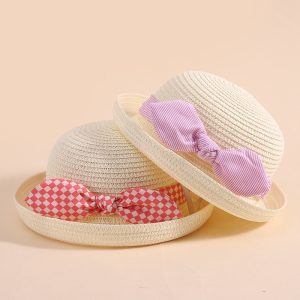 夏のファッション女子用麦わら帽子をカスタマイズする