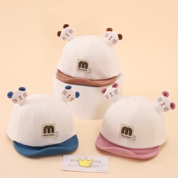 秋冬シーズン向けの赤ちゃん用ベースボールキャップをカスタマイズする